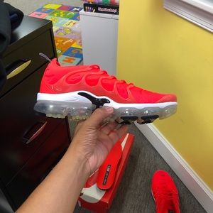 Air Vapormax plus Bright Crimson 2018s🤞🏽